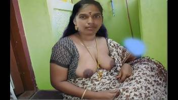 Indian Aunty Hot Boobs